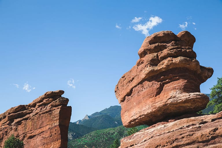 garden of the gods balanced rock