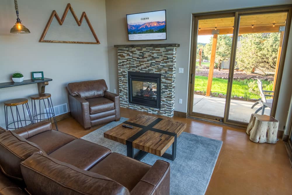 royal gorge cabin inside