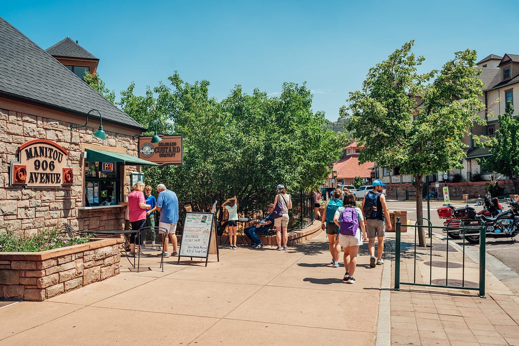 People walking by Colorado Custard Company in Manitou Springs